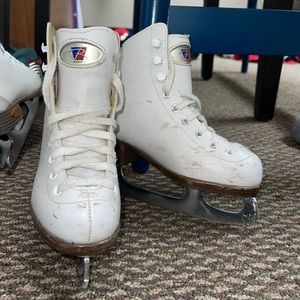 Ice Skates - Size J11